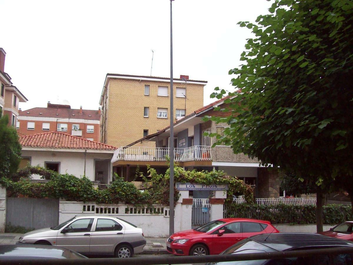 Pension Los Pinos خيخون المظهر الخارجي الصورة